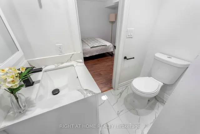 Additional image 31 of 608 Mccowan Rd