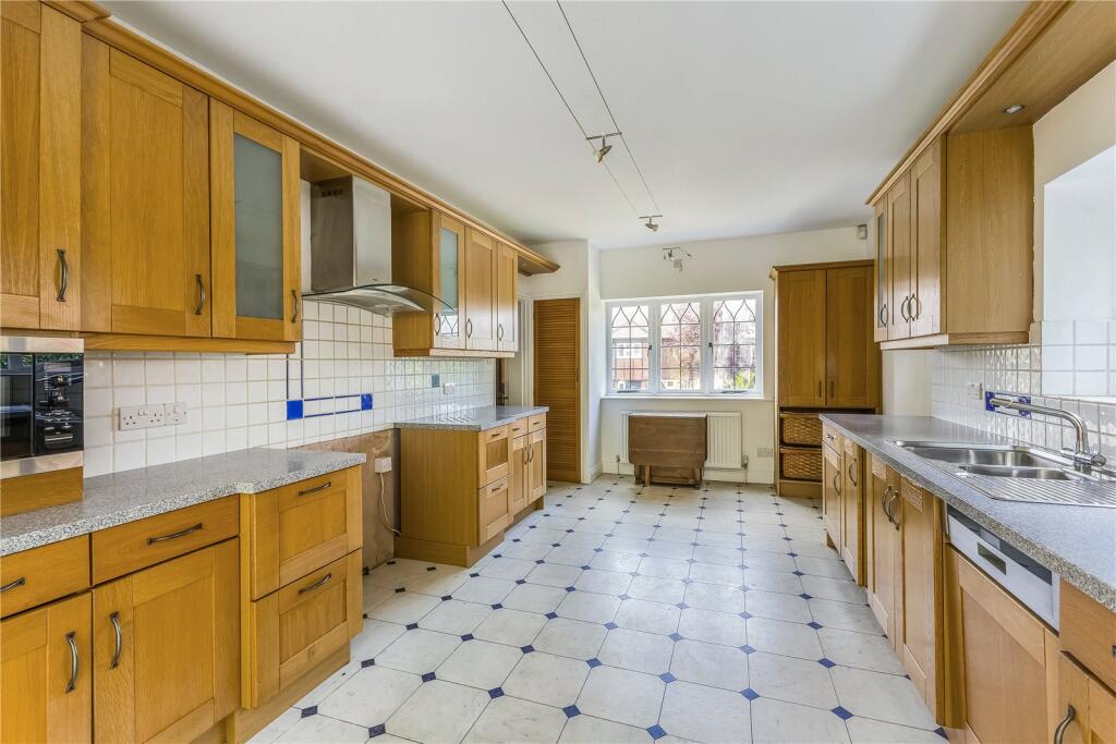 Additional image 5 of Bowers Way, Harpenden, Hertfordshire, AL5