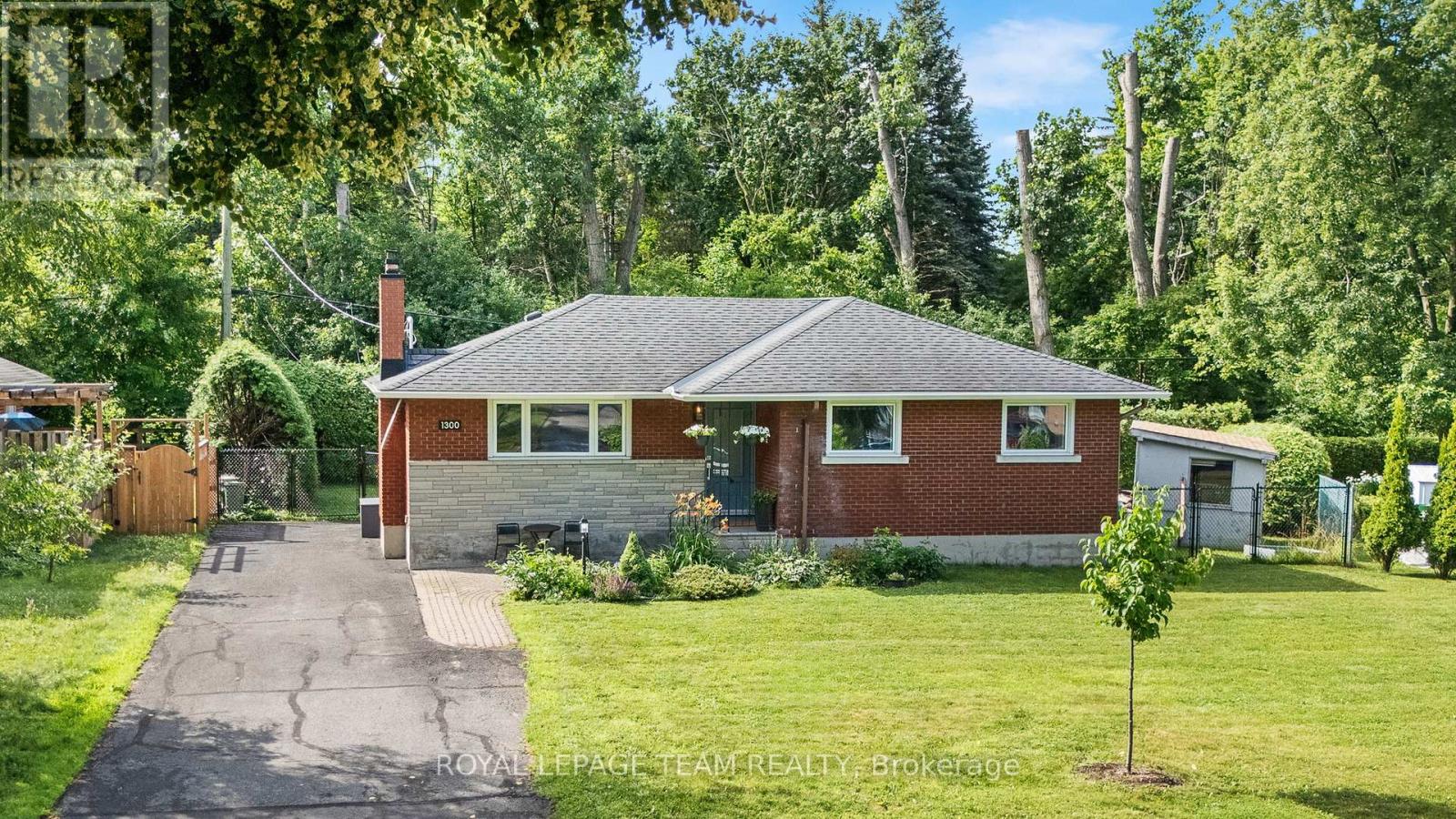 1300 ADIRONDACK DRIVE|Ottawa, Ontario K2C2V3