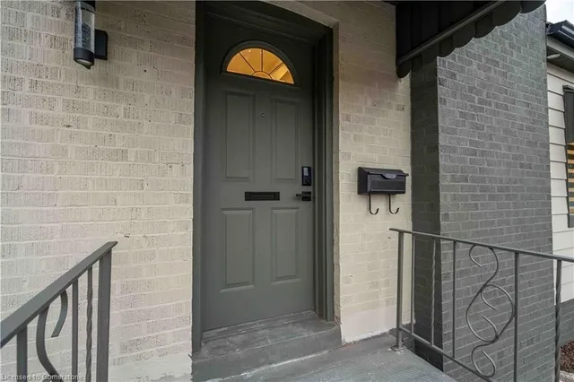 Additional image 3 of 104 Second St Unit UPPER