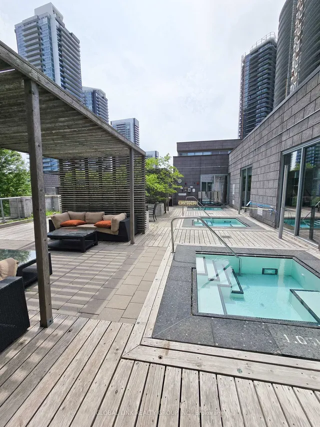 Additional image 17 of 121 Mcmahon Dr Unit 915