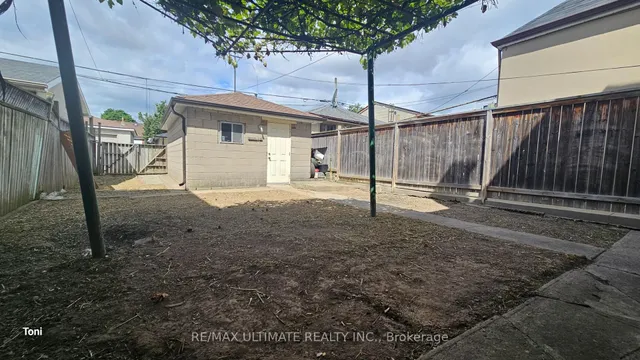 Additional image 25 of 300 Earlscourt Ave