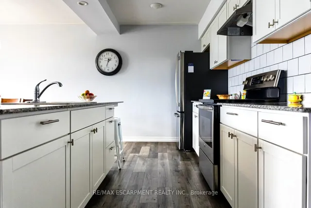 房产图片 7 - 8 Woodman Dr 单元805