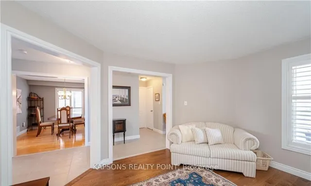 房产图片 7 - 26 Baccarat Cres