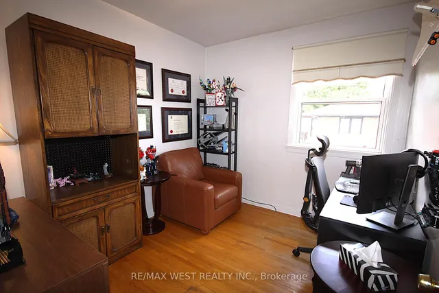 Additional image 18 of 23 Cove Dr