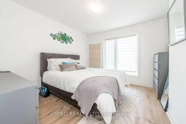 房产图片 17 - 590 North Service Rd 单元46