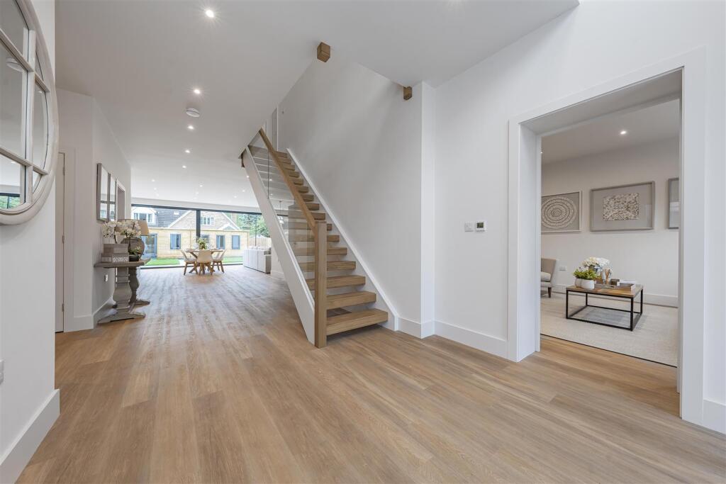 Additional image 36 of Bucknalls Drive, Bricket Wood, St. Albans