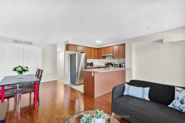 Additional image 7 of 649E Warden Ave Unit 27