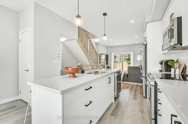 Additional image 8 of 527 Shaver Rd Unit 7