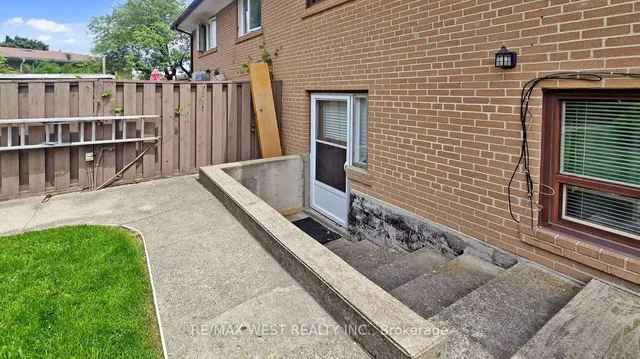 Additional image 44 of 12 Franson Cres