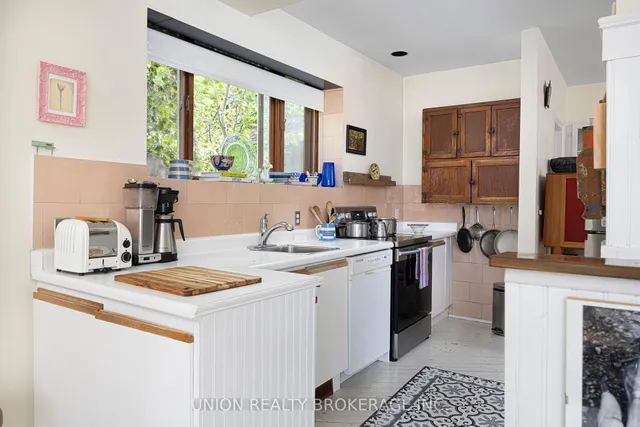 Additional image 15 of 32B Victoria Park Ave