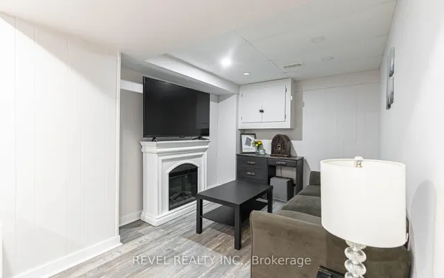 Additional image 32 of 9 East 41st St