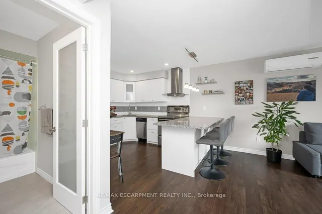 Additional image 2 of 28 Victoria Ave Unit 102