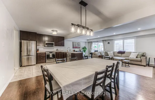 Additional image 7 of 403 Moorlands Cres
