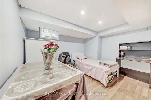 Additional image 28 of 10 Blakemanor Blvd