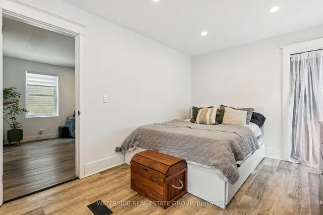 Additional image 24 of 276 Normanhurst Ave