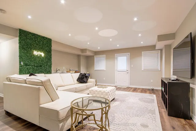 Additional image 39 of 450 Brisdale Dr