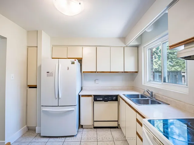 Additional image 16 of 1720 Albion Rd Unit 16