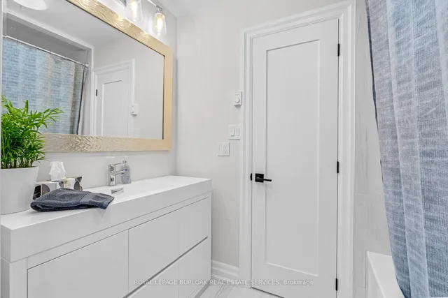 Additional image 24 of 1576 Kerns Rd Unit 6