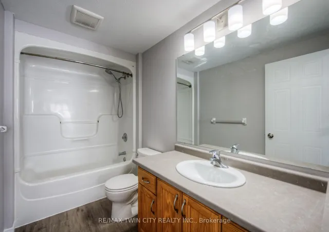 Additional image 16 of 27 Hackberry St