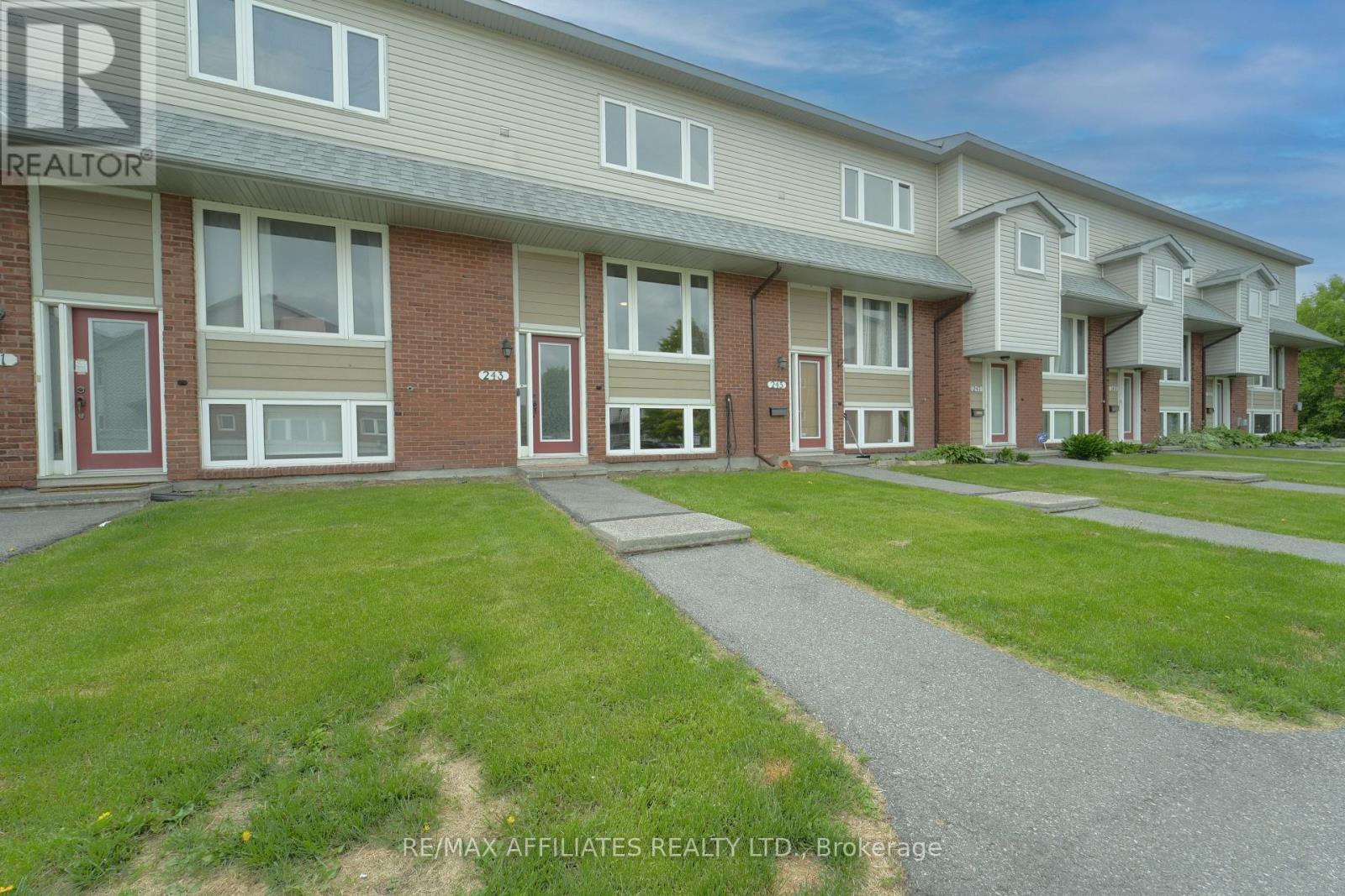 243 MONTEREY DRIVE|Ottawa, Ontario K2H7B1