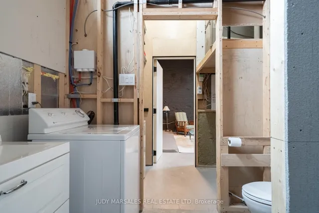 Additional image 41 of 29 Case St