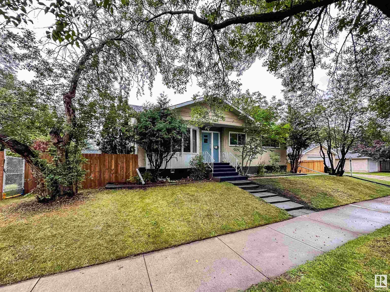 10859 147 ST NW|Edmonton, Alberta T5N3E1