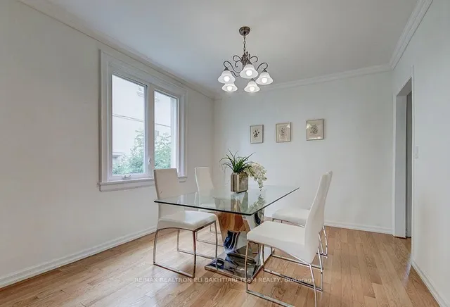 Additional image 32 of 29 Roseland Dr