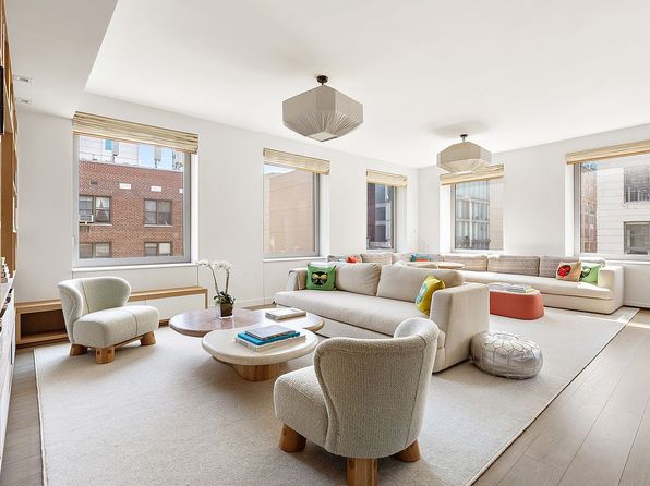 116 University Pl APT 5, New York, NY 10003