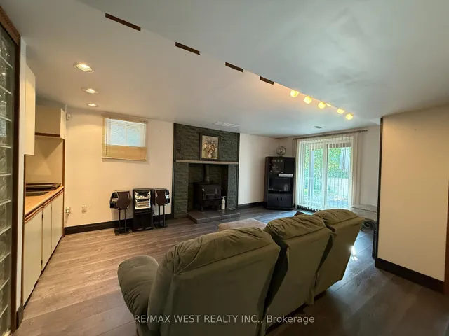 Additional image 38 of 4256 Petersburg Cres