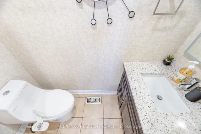 Additional image 19 of 58 Frontenac Cres