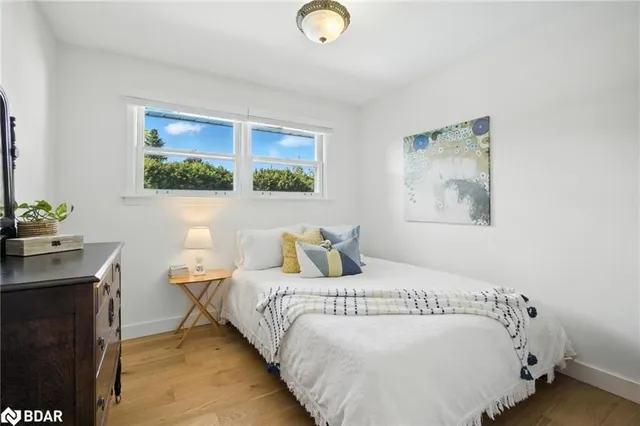 Additional image 22 of 247 Elmhurst Cres