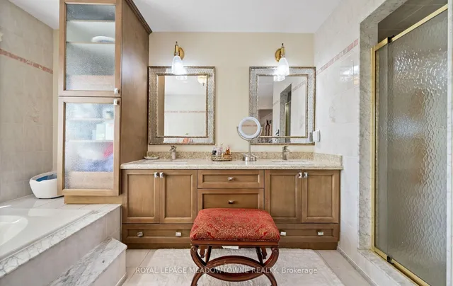 Additional image 29 of 36 Shadywood Rd