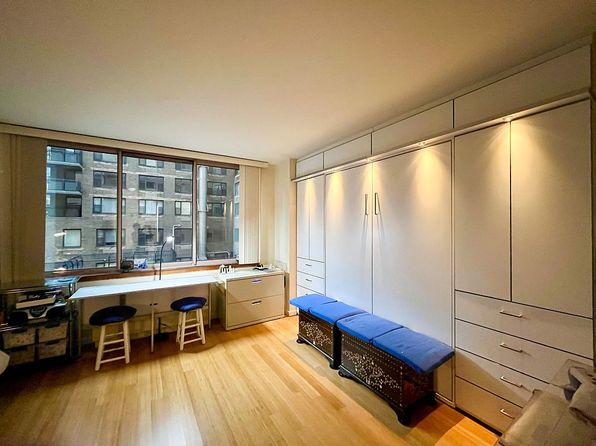 235 E 40th St, New York, NY 