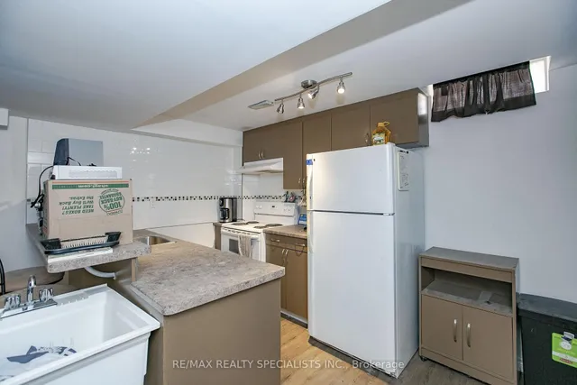 Additional image 41 of 50 Lilly Cres