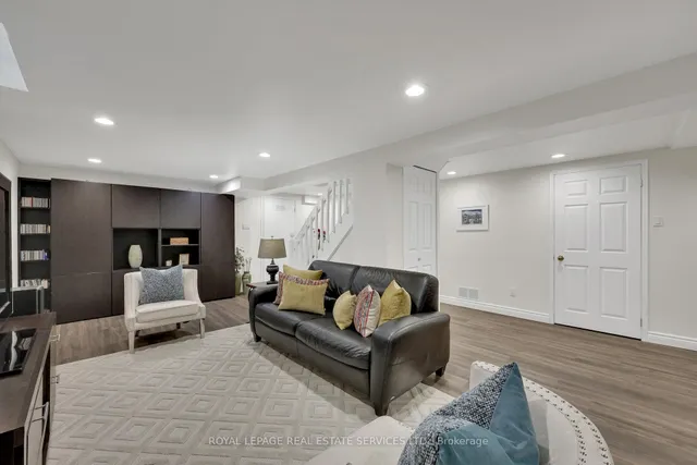 Additional image 35 of 1062 Glenbrook Ave