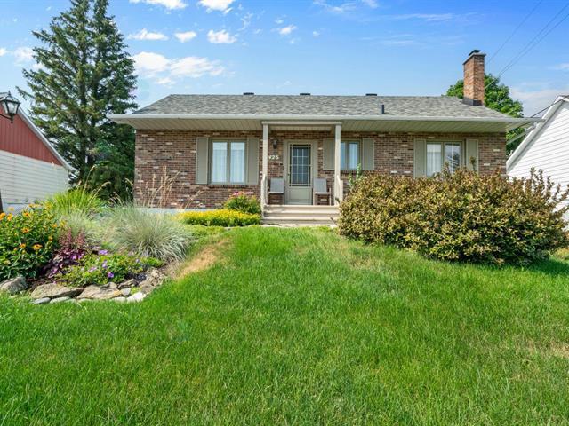 Property image for 426 Rue de Grenoble|Sainte-Julie, Quebec J3E1A3