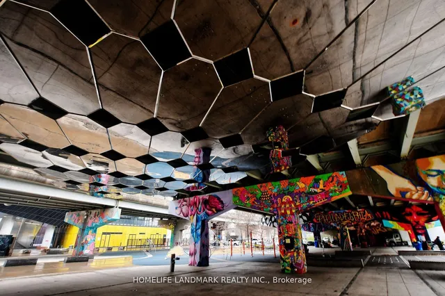 Additional image 16 of 21 Lawren Harris Sq Unit 1211