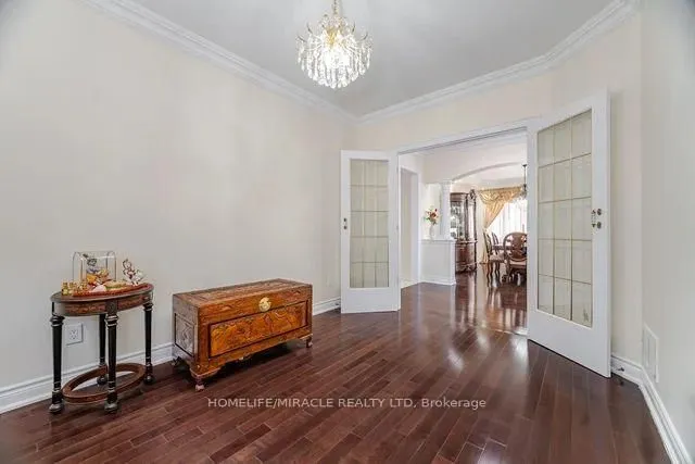 Additional image 19 of 2373 Rideau Dr