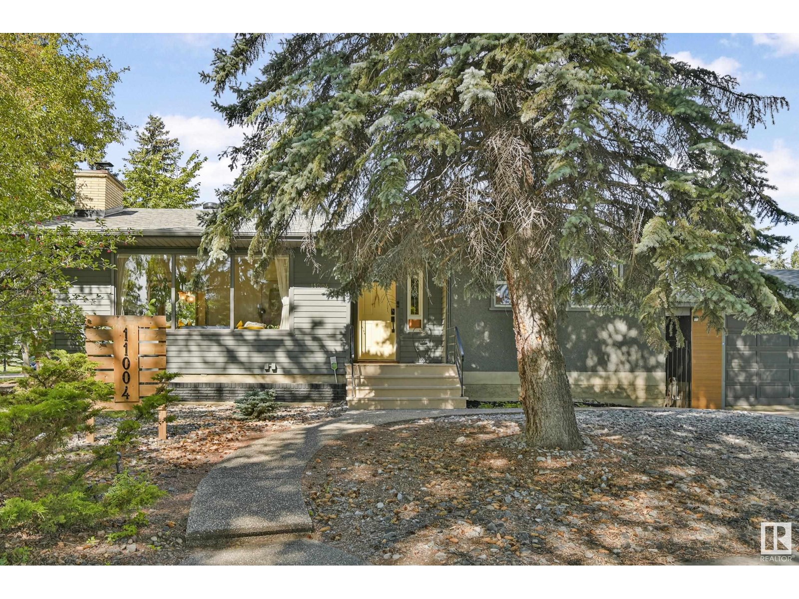 11004 133 ST NW|Edmonton, Alberta T5M1H1