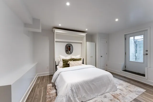 Additional image 38 of 52 Woodycrest Ave