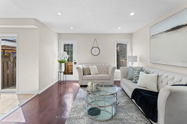 Additional image 21 of 8 Capistro St