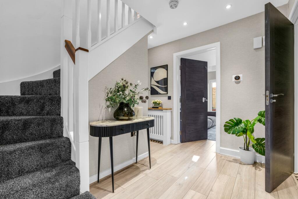 Additional image 27 of Victoria Close, Welwyn Garden City, Hertfordshire, AL7