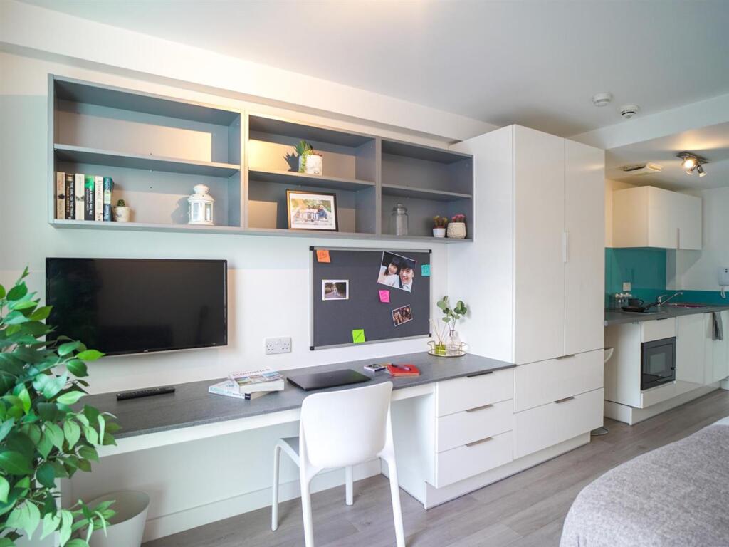 Additional image 9 of Birmingham | Student | September | B29