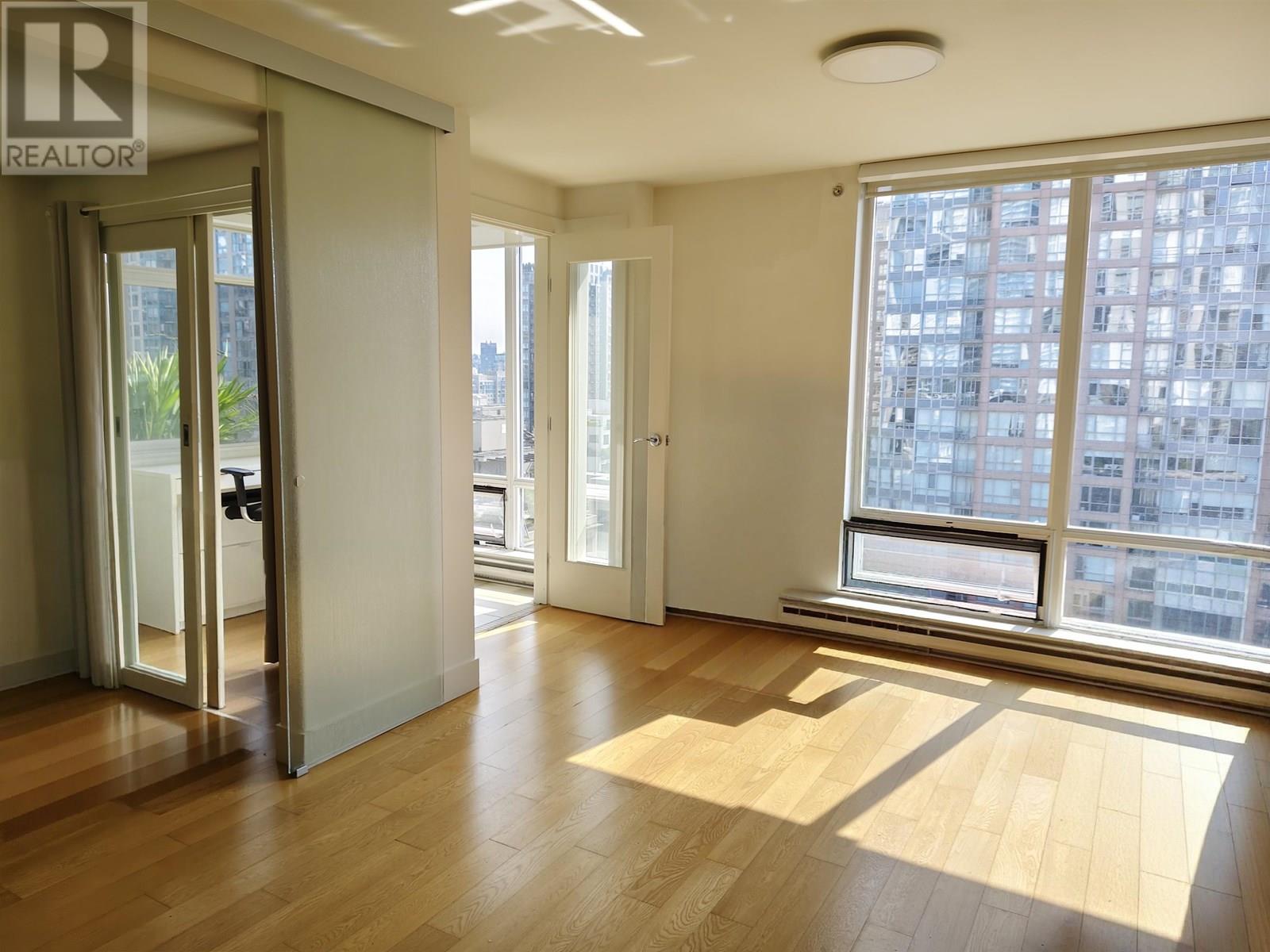 902 565 SMITHE STREET|Vancouver, British Columbia V6B0E4