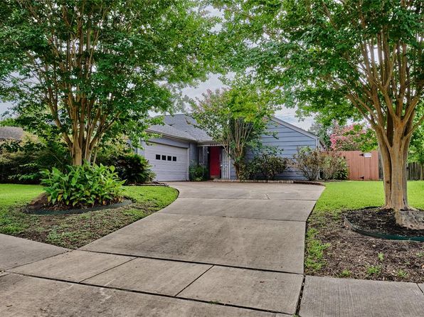 2231 Round Lake Dr, Houston, TX 77077