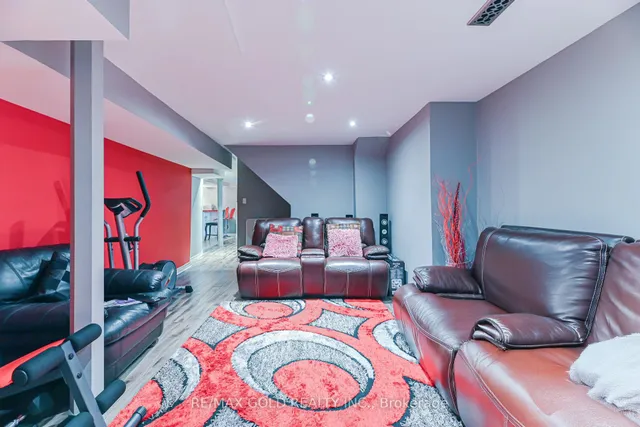 Additional image 39 of 48 Nostalgia Crt