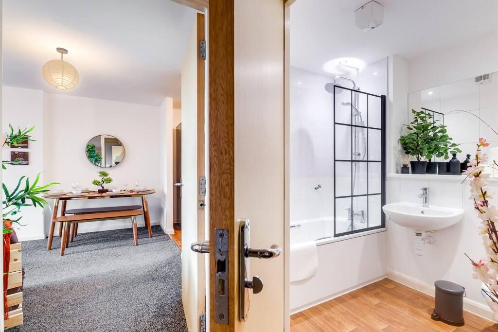 Additional image 4 of 165 Granville Street