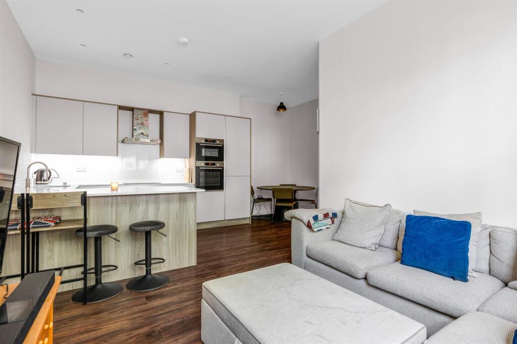 Additional image 6 of Broadwater Road, Welwyn Garden City