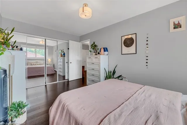 Additional image 23 of 1550 Newlands Cres Unit 11